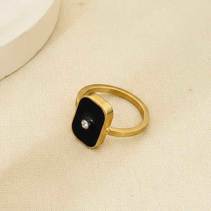 Luxury Black Rectangle Gold Ring